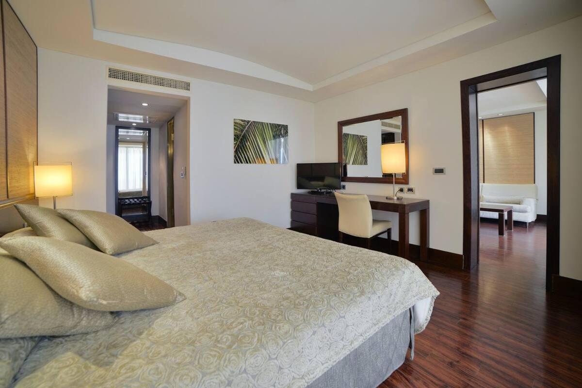 Hotel Porto Carras Sithonia Neos Marmaras Esterno foto